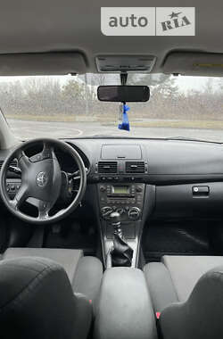 Седан Toyota Avensis 2007 в Ровно