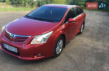 Универсал Toyota Avensis 2010 в Зборове