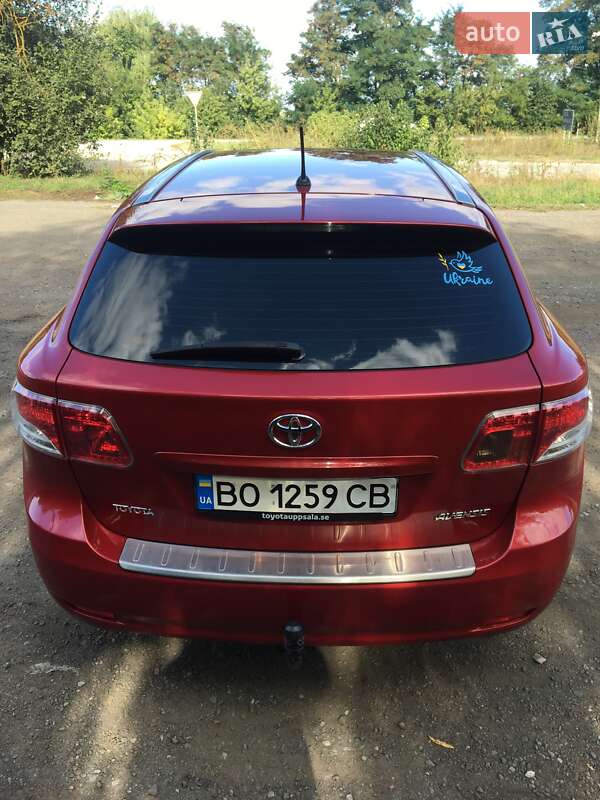 Универсал Toyota Avensis 2010 в Зборове
