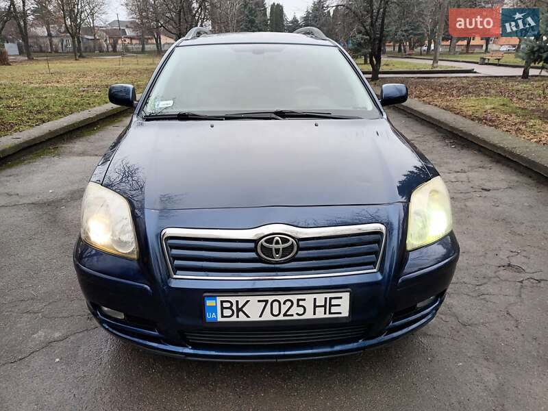 Універсал Toyota Avensis 2003 в Рівному