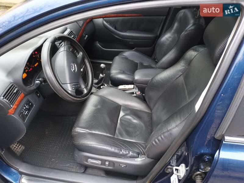 Універсал Toyota Avensis 2003 в Рівному