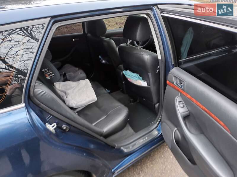 Універсал Toyota Avensis 2003 в Рівному
