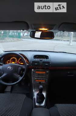 Седан Toyota Avensis 2006 в Миколаєві