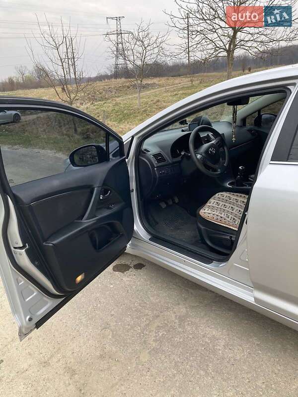 Универсал Toyota Avensis 2010 в Трускавце