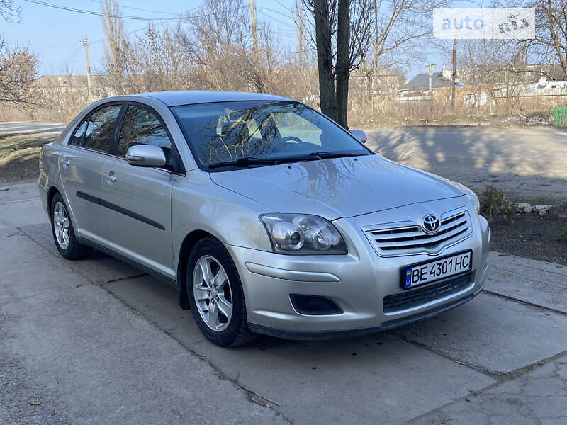 Ліфтбек Toyota Avensis 2007 в Новому Бузі
