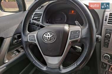 Универсал Toyota Avensis 2013 в Конотопе