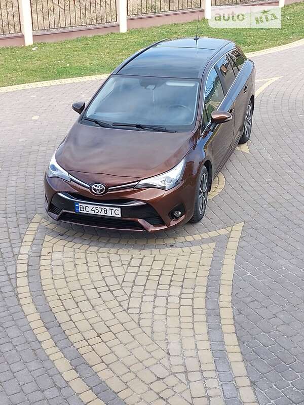 Универсал Toyota Avensis 2015 в Турке