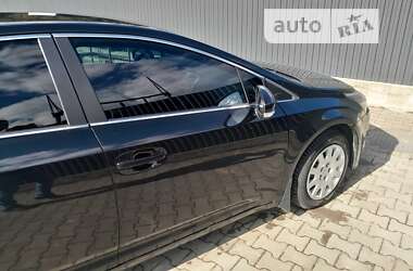 Седан Toyota Avensis 2013 в Дрогобыче