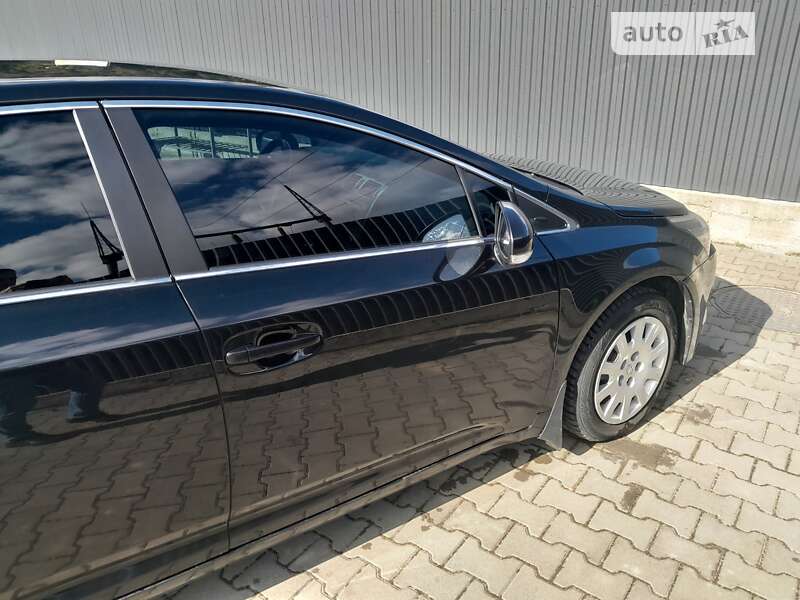 Седан Toyota Avensis 2013 в Дрогобыче