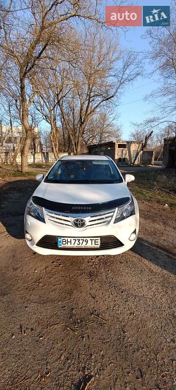 Универсал Toyota Avensis 2012 в Болграде