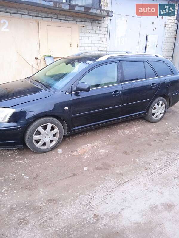 Универсал Toyota Avensis 2004 в Харькове