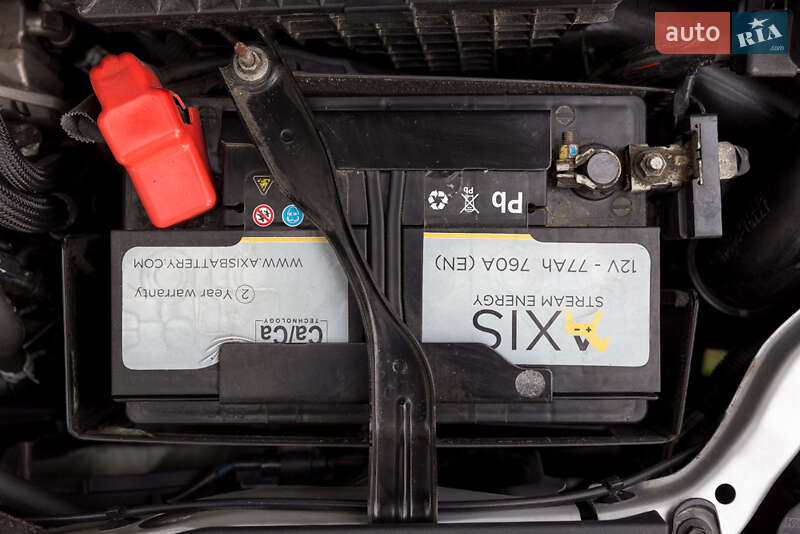 Седан Toyota Avensis 2015 в Дрогобыче