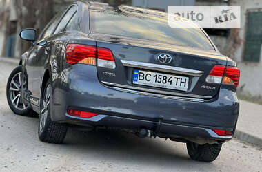 Седан Toyota Avensis 2012 в Самборе