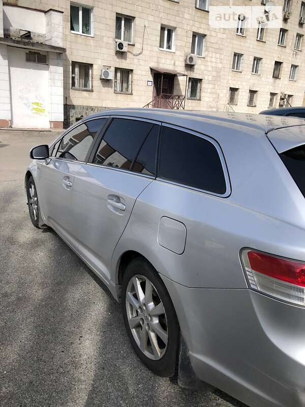 Универсал Toyota Avensis 2010 в Броварах