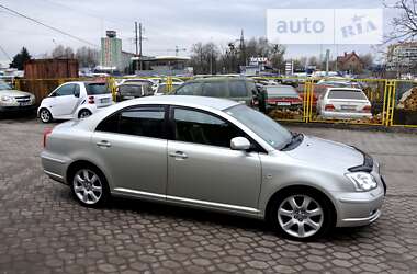 Седан Toyota Avensis 2004 в Львове