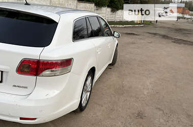 Универсал Toyota Avensis 2011 в Львове