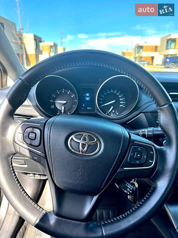 Седан Toyota Avensis 2016 в Днепре
