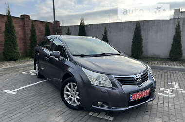 Універсал Toyota Avensis 2011 в Луцьку