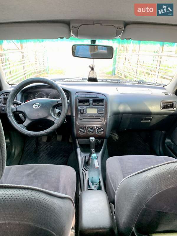 Универсал Toyota Avensis 2001 в Днепре