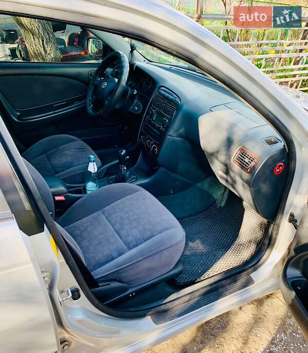 Универсал Toyota Avensis 2001 в Днепре