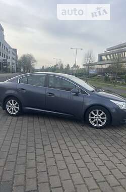 Седан Toyota Avensis 2008 в Павлограде