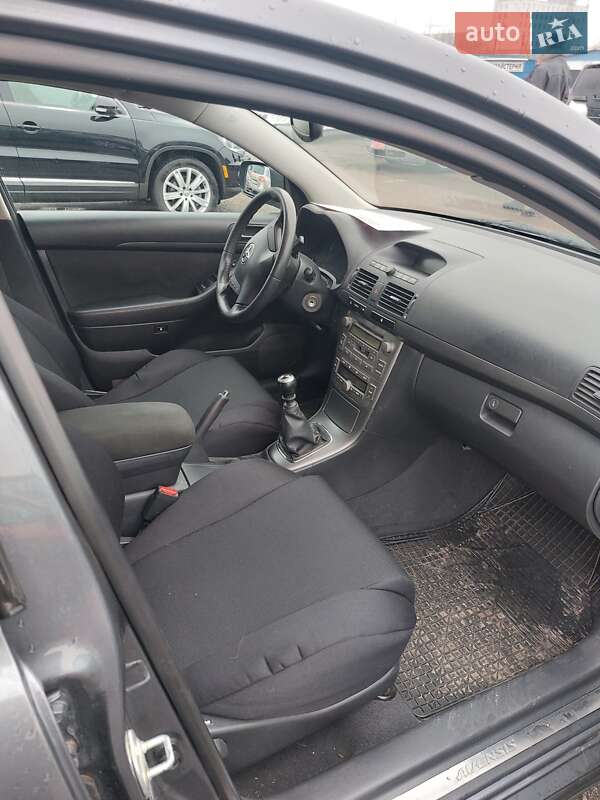 Универсал Toyota Avensis 2006 в Черкассах