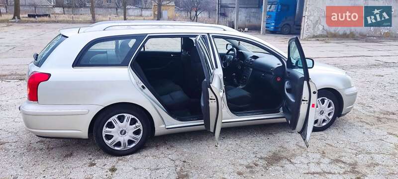 Універсал Toyota Avensis 2004 в Болграді