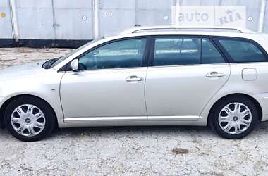 Универсал Toyota Avensis 2004 в Болграде