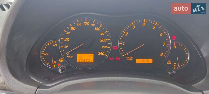 Універсал Toyota Avensis 2004 в Болграді