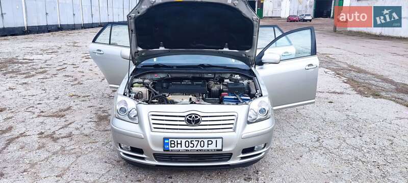 Універсал Toyota Avensis 2004 в Болграді