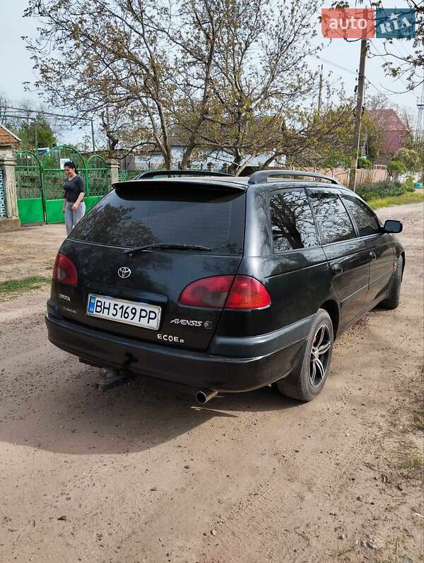 Універсал Toyota Avensis 1999 в Одесі
