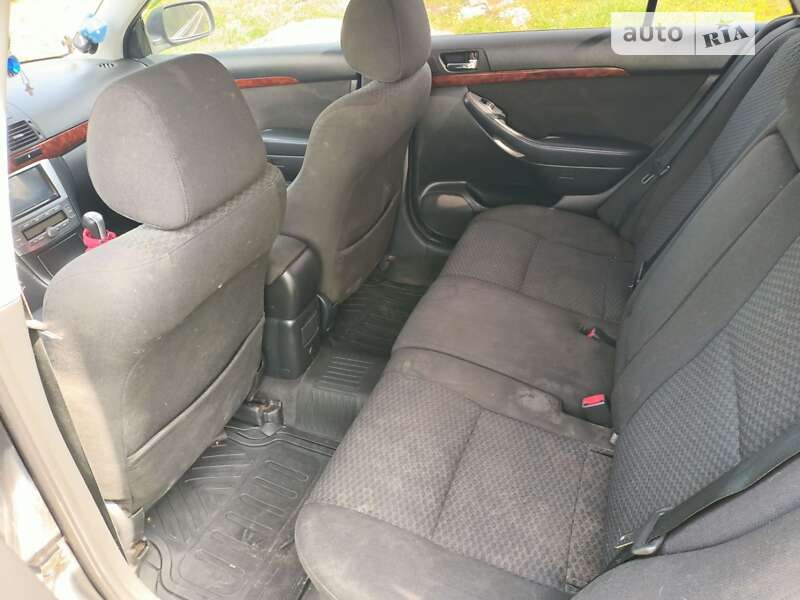 Универсал Toyota Avensis 2004 в Белой Церкви