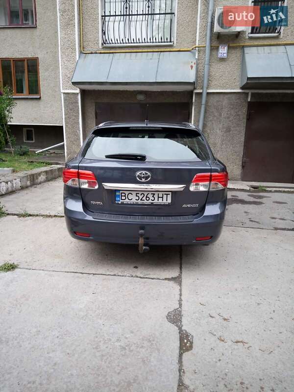 Универсал Toyota Avensis 2014 в Ивано-Франковске