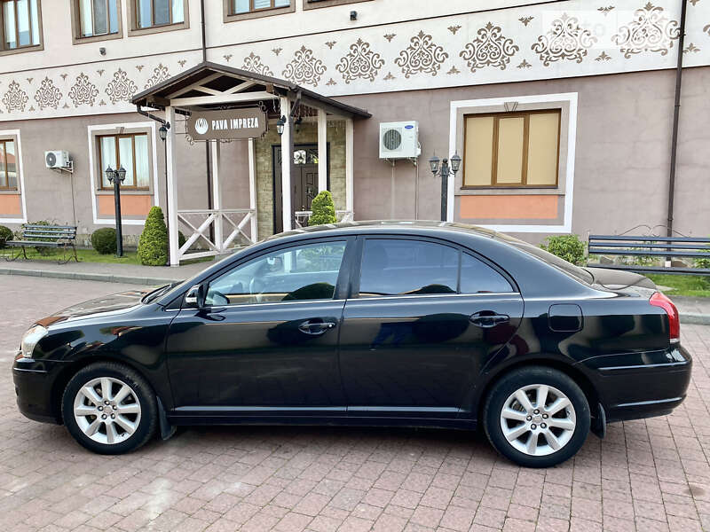 Седан Toyota Avensis 2008 в Стрые