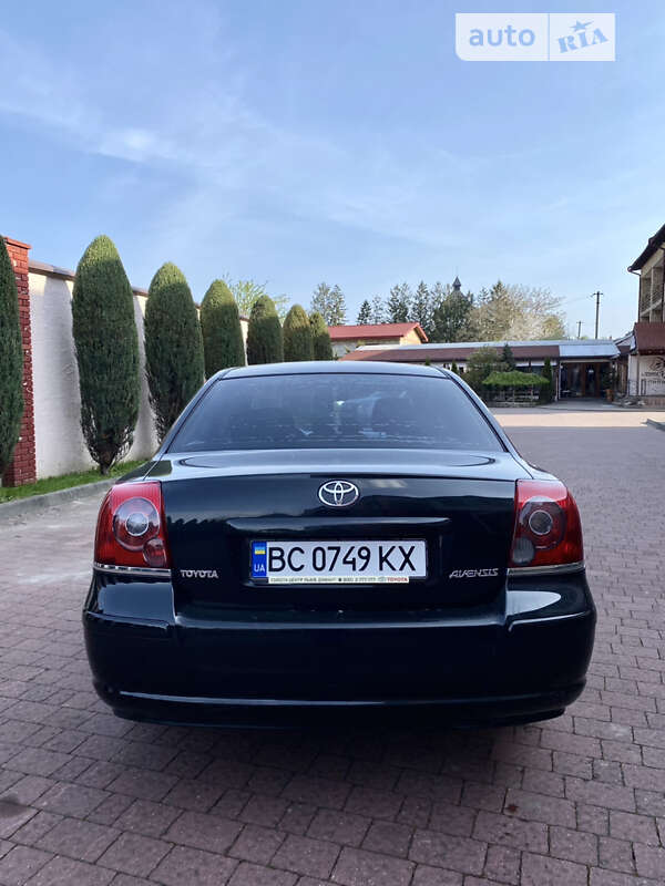 Седан Toyota Avensis 2008 в Стрые
