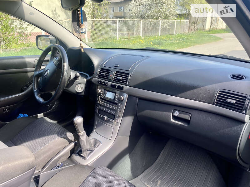 Седан Toyota Avensis 2008 в Стрые