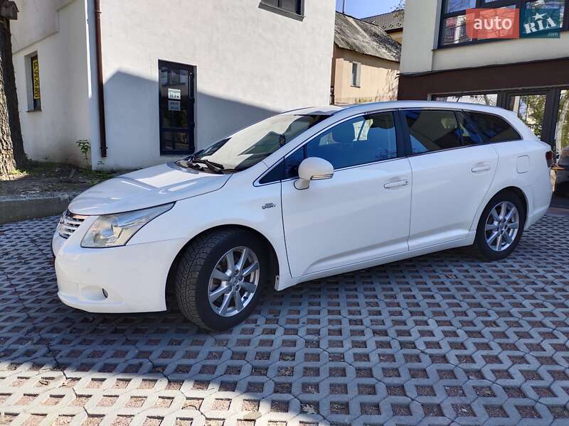 Універсал Toyota Avensis 2009 в Києві