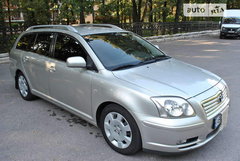 Універсал Toyota Avensis 2003 в Хмільнику