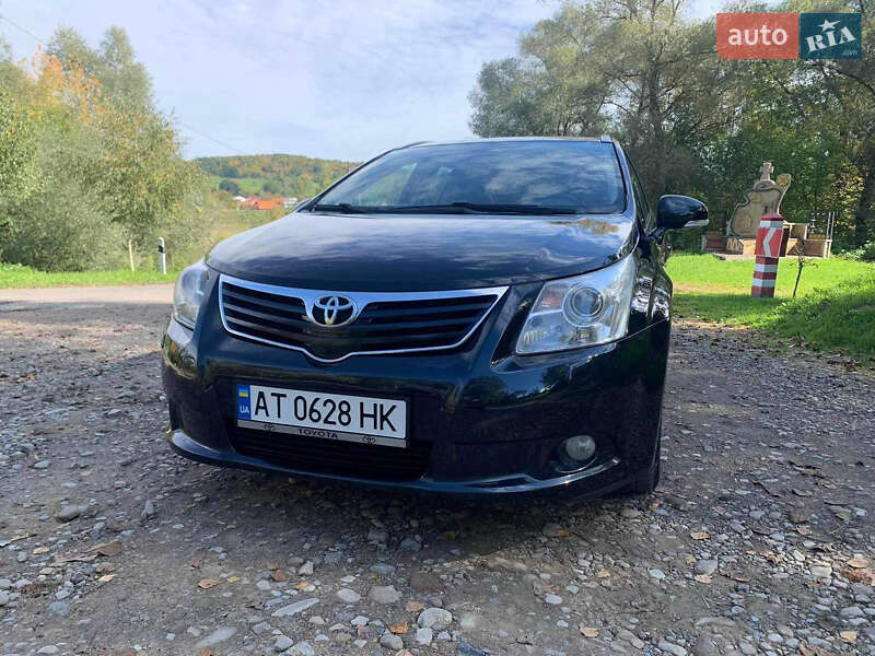 Універсал Toyota Avensis 2011 в Коломиї