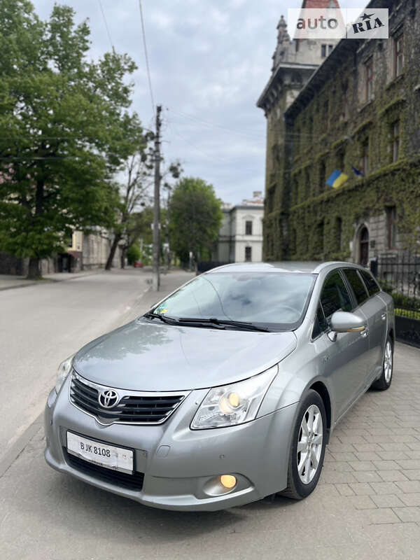 Toyota Avensis 2010