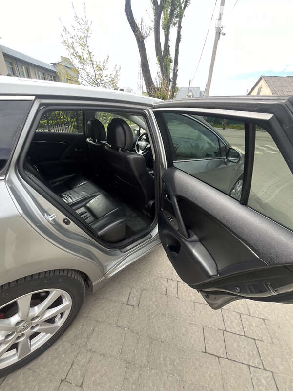 Универсал Toyota Avensis 2010 в Бродах