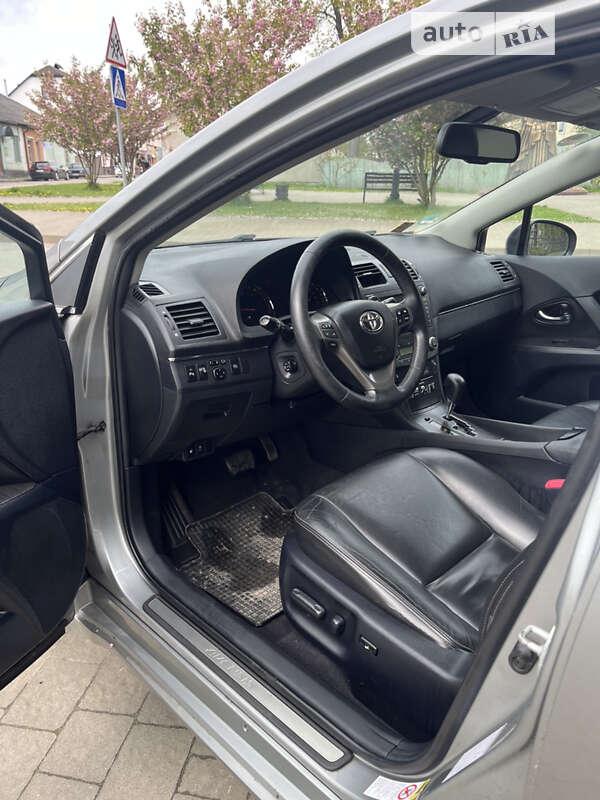 Универсал Toyota Avensis 2010 в Бродах