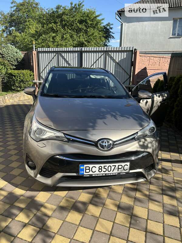 Універсал Toyota Avensis 2015 в Львові