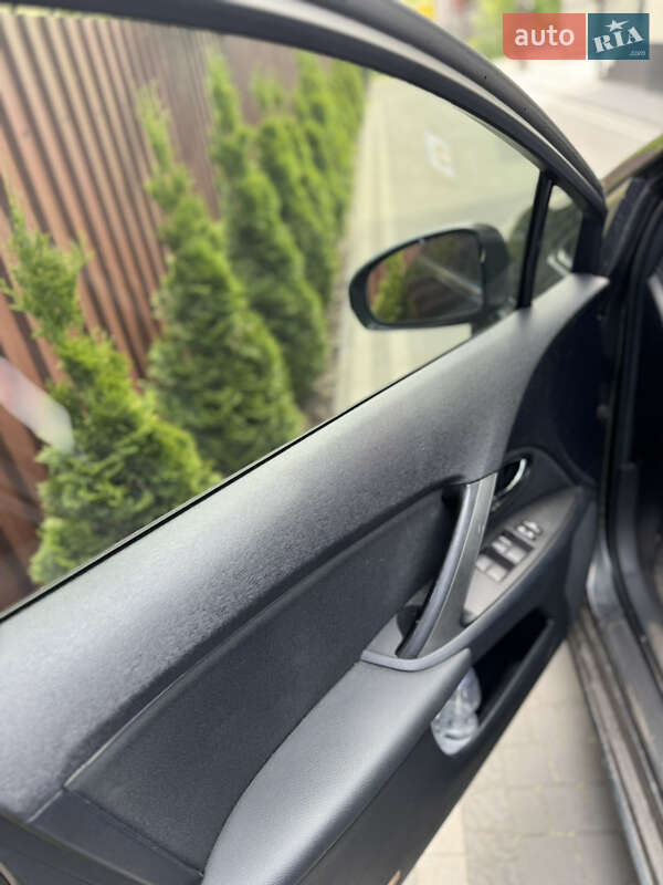 Универсал Toyota Avensis 2012 в Сосновке