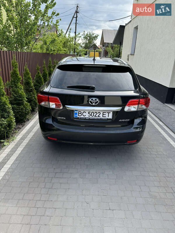 Универсал Toyota Avensis 2012 в Сосновке