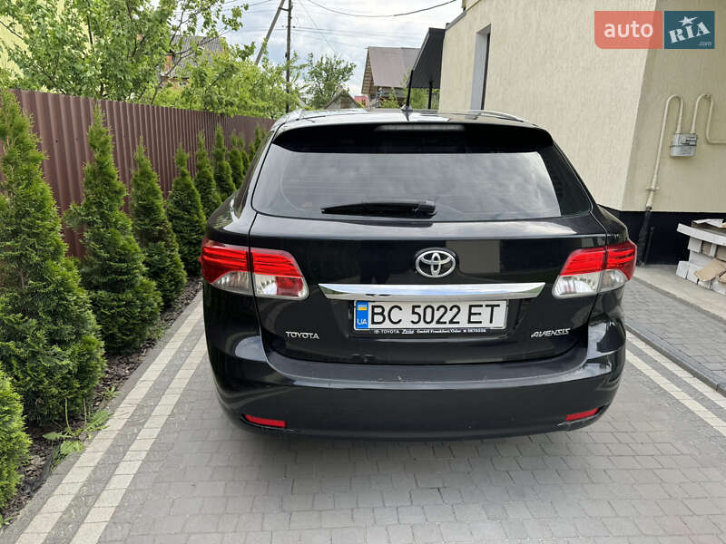 Универсал Toyota Avensis 2012 в Сосновке