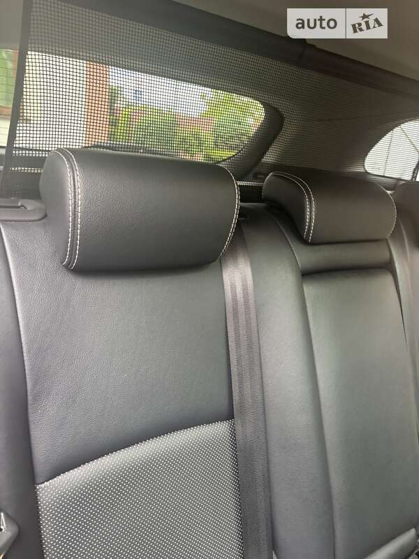 Універсал Toyota Avensis 2015 в Львові