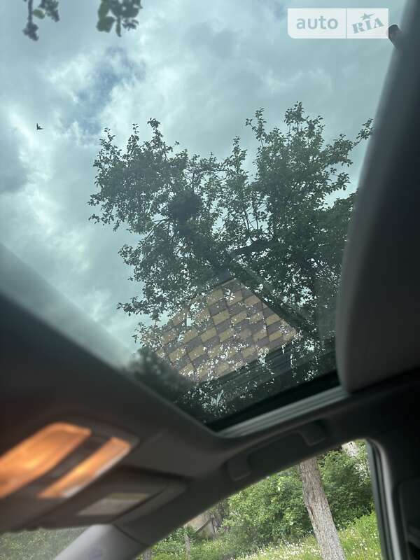 Універсал Toyota Avensis 2015 в Львові