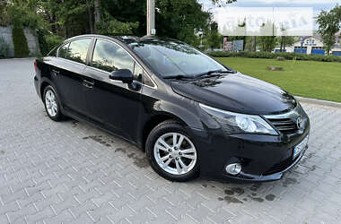 Седан Toyota Avensis 2012 в Кицмани