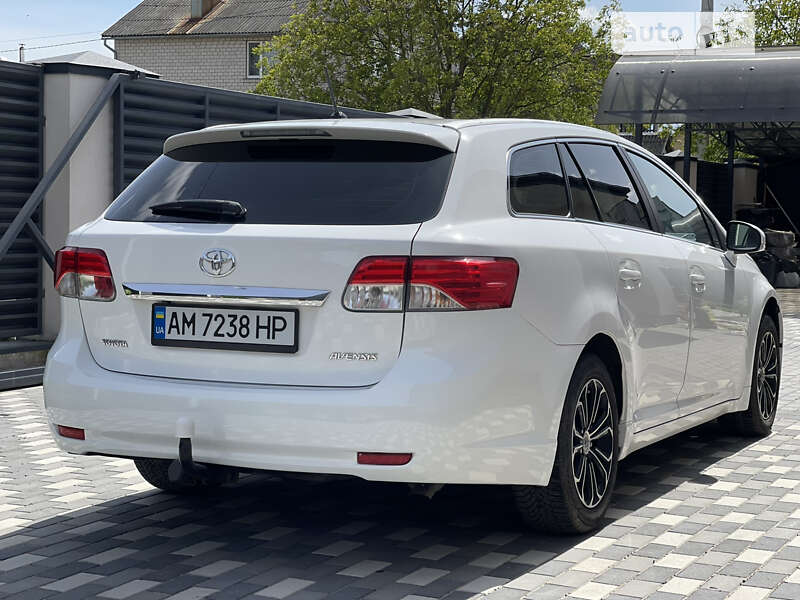 Универсал Toyota Avensis 2014 в Житомире